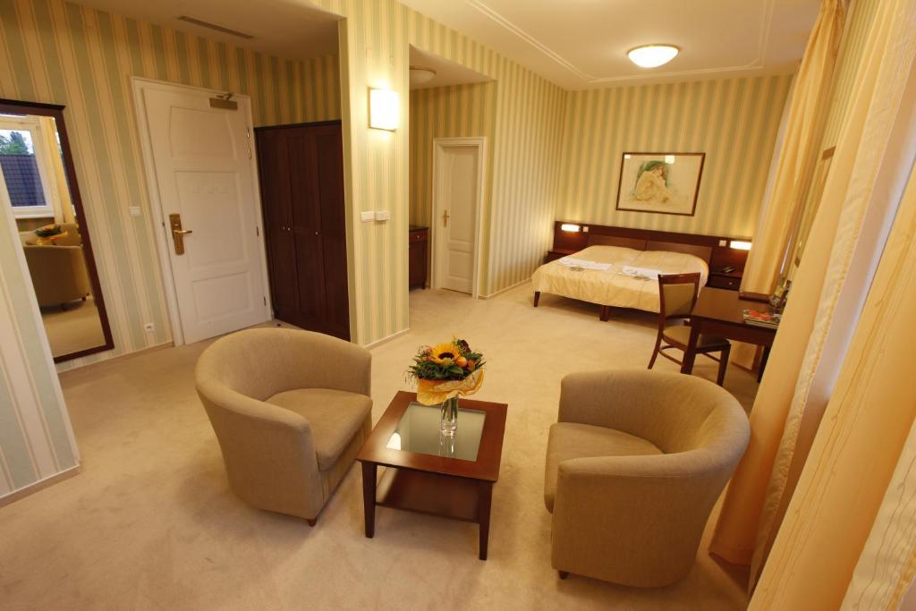 Hotel Sandor Pavillon Piest'any Quarto foto